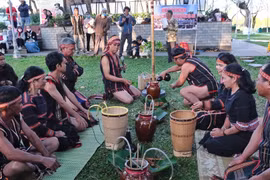 “Gạn đục khơi trong” để phát triển văn hóa