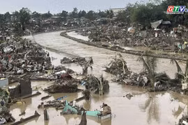 Siêu bão tàn phá Philippines, ít nhất 40 người thiệt mạng