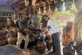 Người trẻ Jrai kể chuyện buôn làng trên mạng xã hội