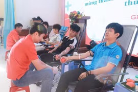 Cán bộ, giáo viên và sinh viên Trường Cao đẳng Gia Lai hiến máu tình nguyện