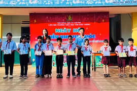 Trao giải cuộc thi vẽ tranh phòng, chống bạo lực học đường 