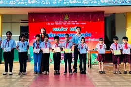 Trao giải cuộc thi vẽ tranh phòng, chống bạo lực học đường 