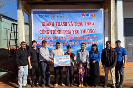 Trao “Nhà yêu thương” cho trẻ em có hoàn cảnh khó khăn xã Chư Sê