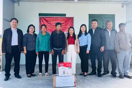 Xã Ya Hội bàn giao nhà cho hộ nghèo bị thiệt hại do bão số 13