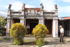 Bảo tồn miếu cổ An Tân. Ảnh: Ngọc Minh