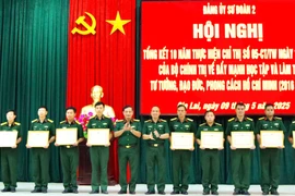 Sư đoàn 2 tổng kết 10 năm thực hiện Chỉ thị số 05-CT/TW của Bộ Chính trị. Ảnh: Tấn Hưởng