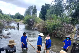 Thanh niên Đak Pơ cống hiến sức trẻ xây dựng quê hương. Ảnh: Ngọc Minh