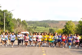 Đak Pơ sôi nổi Giải chạy việt dã truyền thống. Ảnh: Ngọc Minh