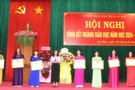 An Khê: 112 cá nhân đạt danh hiệu chiến sĩ thi đua cấp tỉnh, cấp cơ sở. Ảnh: Ngọc Minh