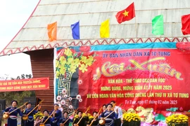 Ngân vang hát then, đàn tính trên quê hương Anh hùng Núp. Ảnh: Ngọc Minh