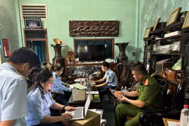 Lực lượng Quản lý thị trường và Công an kiểm tra, phát hiện nhiều vi phạm tại một cơ sở sản xuất rượu thủ công ở An Nhơn Nam