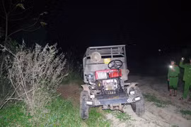 Công an xã Vĩnh Thịnh (tỉnh Gia Lai) phát hiện, xử lý 2 trường hợp sử dụng xe độ chế khai thác đất, vận chuyển cát trái phép.