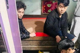 Tạm giữ hình sự 4 đối tượng về hành vi mua bán, tổ chức sử dụng trái phép chất ma túy.