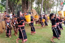 Ngày hội văn hóa dân gian - Pleiku rộn ràng sắc màu các dân tộc 