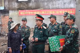 Phó Tư lệnh Quân đoàn 34 thăm lực lượng tham gia “Chiến dịch Quang Trung”