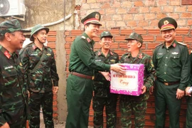 Tư lệnh Quân đoàn 34 thăm các đơn vị tham gia “Chiến dịch Quang Trung”