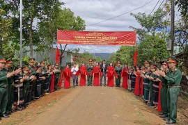 Binh đoàn 15 bàn giao 3 công trình “Sao sáng buôn, làng” tại huyện Đức Cơ