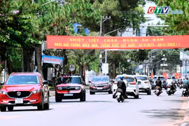 Gia Lai rực rỡ sắc màu, rộn ràng mừng 50 năm thống nhất đất nước