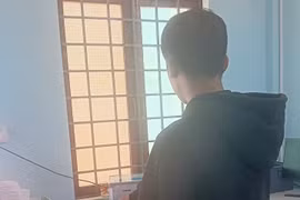 Lẻn vào nghĩa trang lấy trộm máy bơm nước