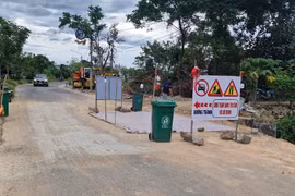 Khắc phục mặt đường bị sụt lún đoạn từ ngã ba Cây Xoài đến giáp QL 19 mới 