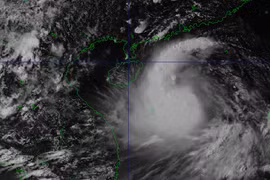 Bão số 5 đang di chuyển theo hướng Tây Tây Bắc, tốc độ khoảng 25km/h. Ảnh: TTDBKTTVQG