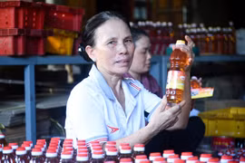 Bà Trần Thị Duyên được tặng danh hiệu "Nông dân Việt Nam xuất sắc" năm 2025.