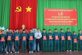 Phường Quy Nhơn Nam và xã Tuy Phước kết nạp dân quân mới