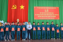 Phường Quy Nhơn Nam và xã Tuy Phước kết nạp dân quân mới