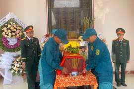 Xã An Lương và Tuy Phước Đông tổ chức cất bốc, an táng hài cốt liệt sĩ.