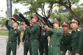 Lực lượng chuyên môn thuộc Bộ Chỉ huy Quân sự tỉnh tham gia lớp tập huấn sử dụng thiết bị chế áp phương tiện bay không người lái nhằm bảo vệ an toàn các mục tiêu trọng yếu.