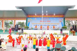 Lữ đoàn 573 tổ chức Ngày hội “Xuân Quân khu 5 đoàn kết – Tết thắm tình quân dân”.