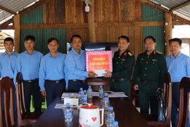 Bộ CHQS tỉnh thăm, chúc Tết Đội K52.