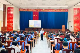 Gần 300 cán bộ, đảng viên tham dự hội nghị quán triệt Chương trình hành động số 104-CTr/TU