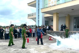 An Khê: 140 học viên tham gia huấn luyện nghiệp vụ phòng cháy chữa cháy. Ảnh: Ngọc Minh