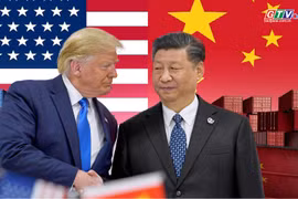 Ông Trump dọa áp thuế 100% với hàng Trung Quốc từ ngày 1-11