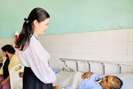 Nhân văn chương trình hỗ trợ thẻ bảo hiểm y tế cho bệnh nhân khó khăn