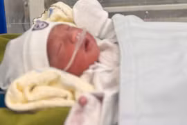 UBND phường Diên Hồng tìm thân nhân cho trẻ sơ sinh bị bỏ rơi