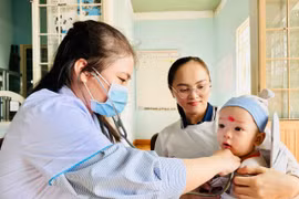 Gia Lai triển khai chiến dịch tiêm chủng vắc xin phòng-chống dịch sởi năm 2025 đợt 3