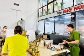 Gia Lai: Phát hiện vi phạm an toàn thực phẩm tại hộ kinh doanh Tiệm Phố Núi