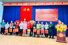 Chương trình “Tết Nhân ái” tặng quà 1.100 người dân phía Tây tỉnh Gia Lai