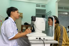 Trên 300 người cao tuổi Gia Lai được khám sàng lọc các bệnh lý về mắt