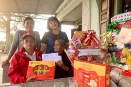 Gia Lai: Trao quà Tết và tiền phụng dưỡng Mẹ Việt Nam anh hùng quý 1- 2026