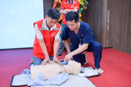 Bệnh viện Hùng Vương Gia Lai tập huấn kỹ năng cấp cứu cho đội ngũ lái xe hộ
