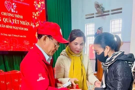 Hội Chữ thập đỏ Gia Lai trao 400 suất quà Tết cho người dân các xã phía Tây