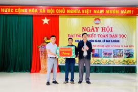 Chủ tịch Ủy ban MTTQ Việt Nam tỉnh Gia Lai Trần Minh Sơn dự Ngày hội Đại đoàn kết toàn dân tộc thôn Hà Ra