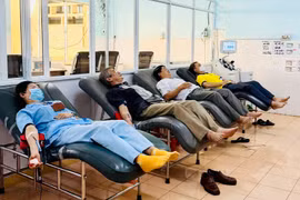 Cán bộ, viên chức Bệnh viện Đa khoa Gia Lai hiến 92 đơn vị máu khẩn cấp