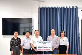 Tỉnh Quảng Ngãi hỗ trợ ngành Y tế Gia Lai 400 kg Cloramin B 