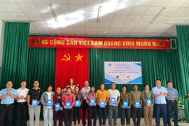 Hơn 1.000 người dân xã Ia Krái được tặng thẻ bảo hiểm y tế 