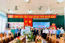 Lãnh đạo tỉnh Gia Lai thăm, chúc mừng các bệnh viện nhân Ngày Thầy thuốc Việt Nam