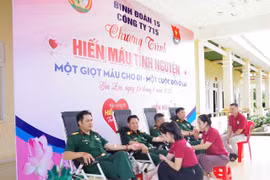 Hơn 200 cán bộ, chiến sĩ, người lao động Công ty 715 hiến máu tình nguyện